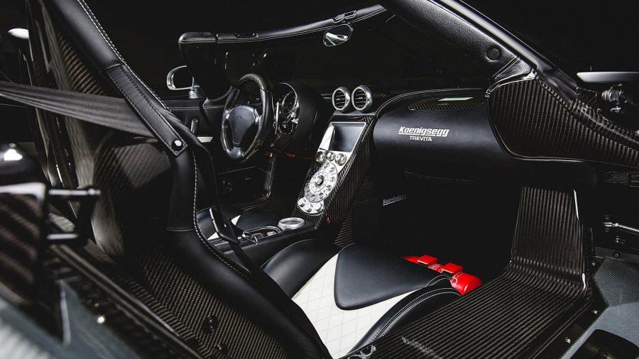 Интерьер Koenigsegg CCXR Trevita (7075) 2010 года  (US) (фото 13 из 16)